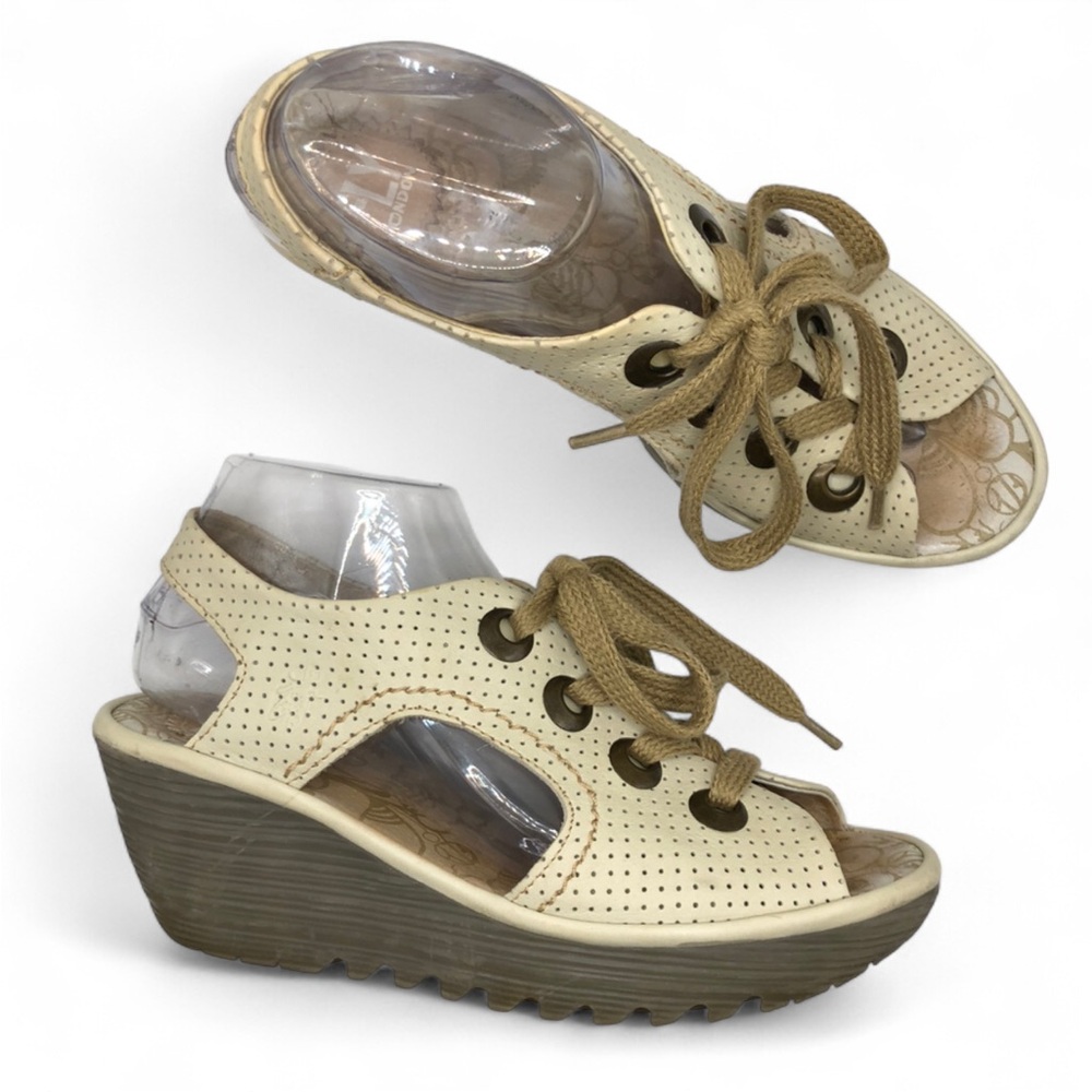 Fly London Women's Yuta Platform Wedge Sandal